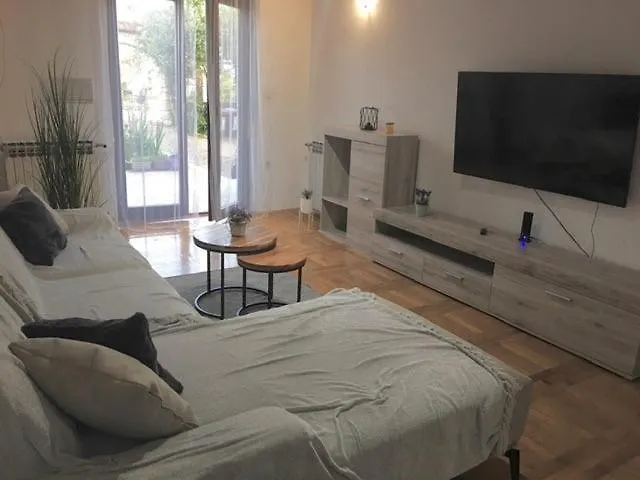 Nela * Veprinac
